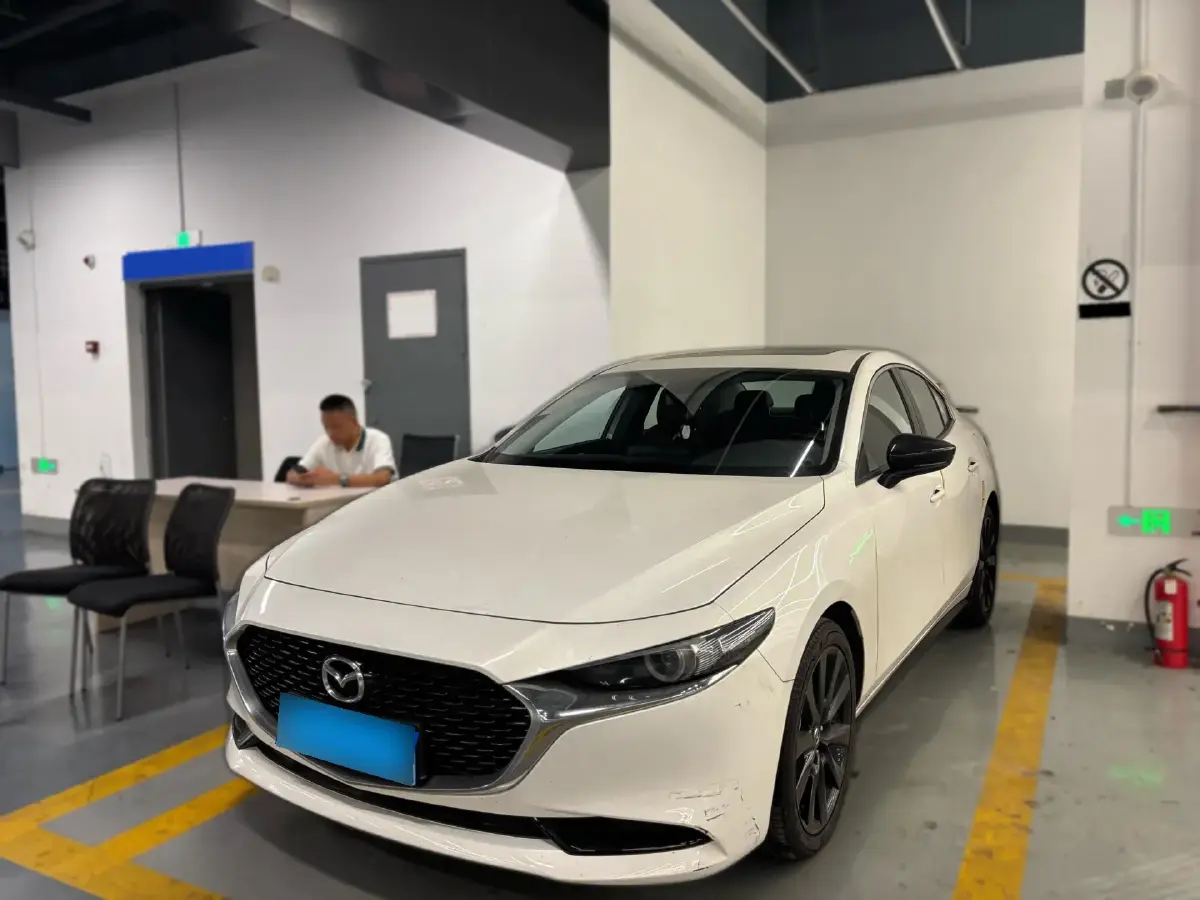 2022 Mazda 3 Axela 2.0L 158HP L4 6AT