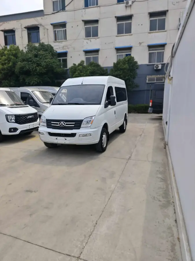2021 MAXUS XinTu V80 2.0T 127HP L4 6AMT