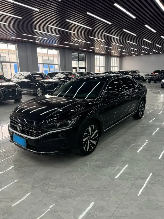 2024 Volkswagen Passat 2.0T 186HP L4 7DCT