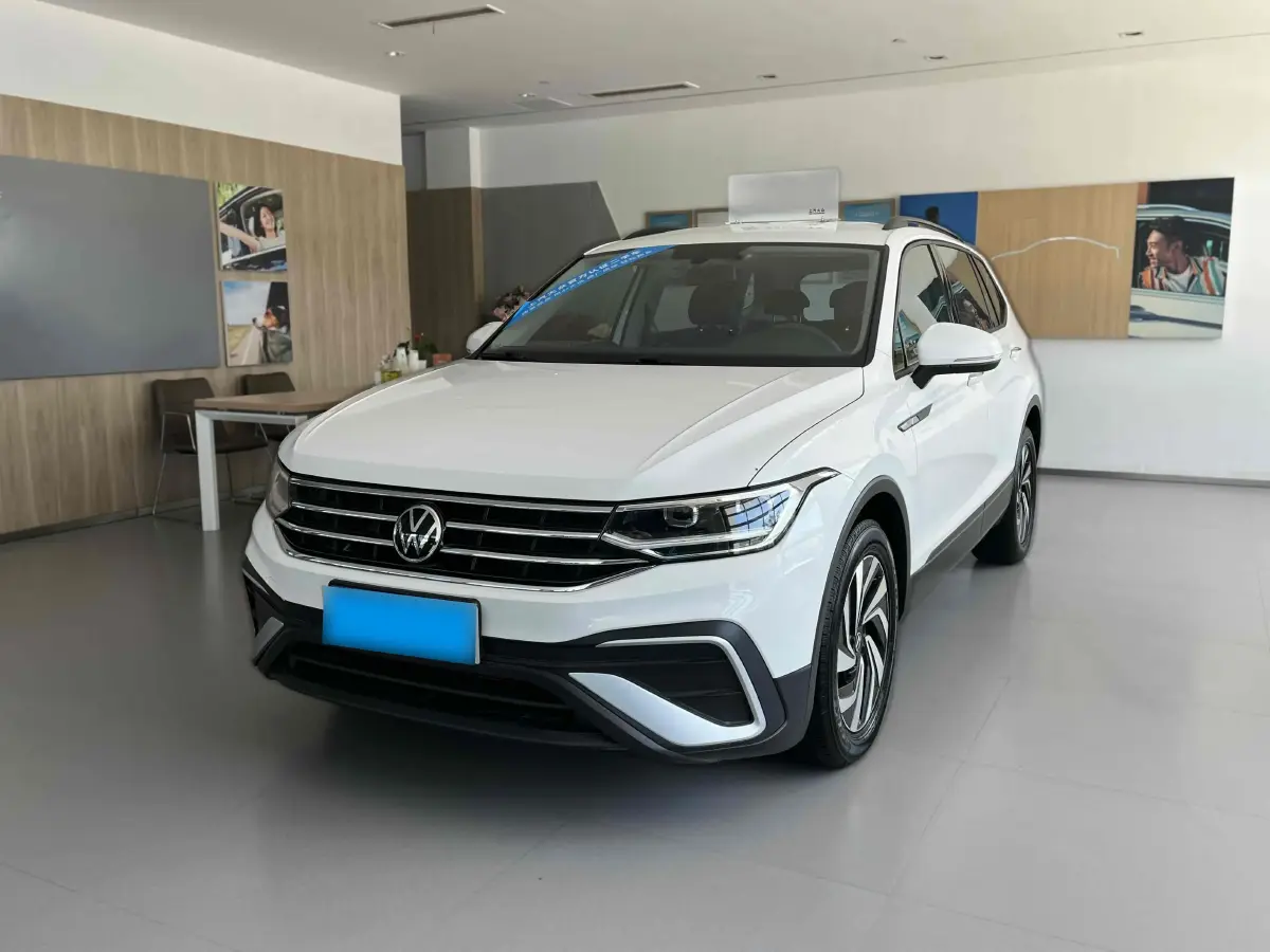 2022 Volkswagen Tiguan L 2.0T 186HP L4 7DCT