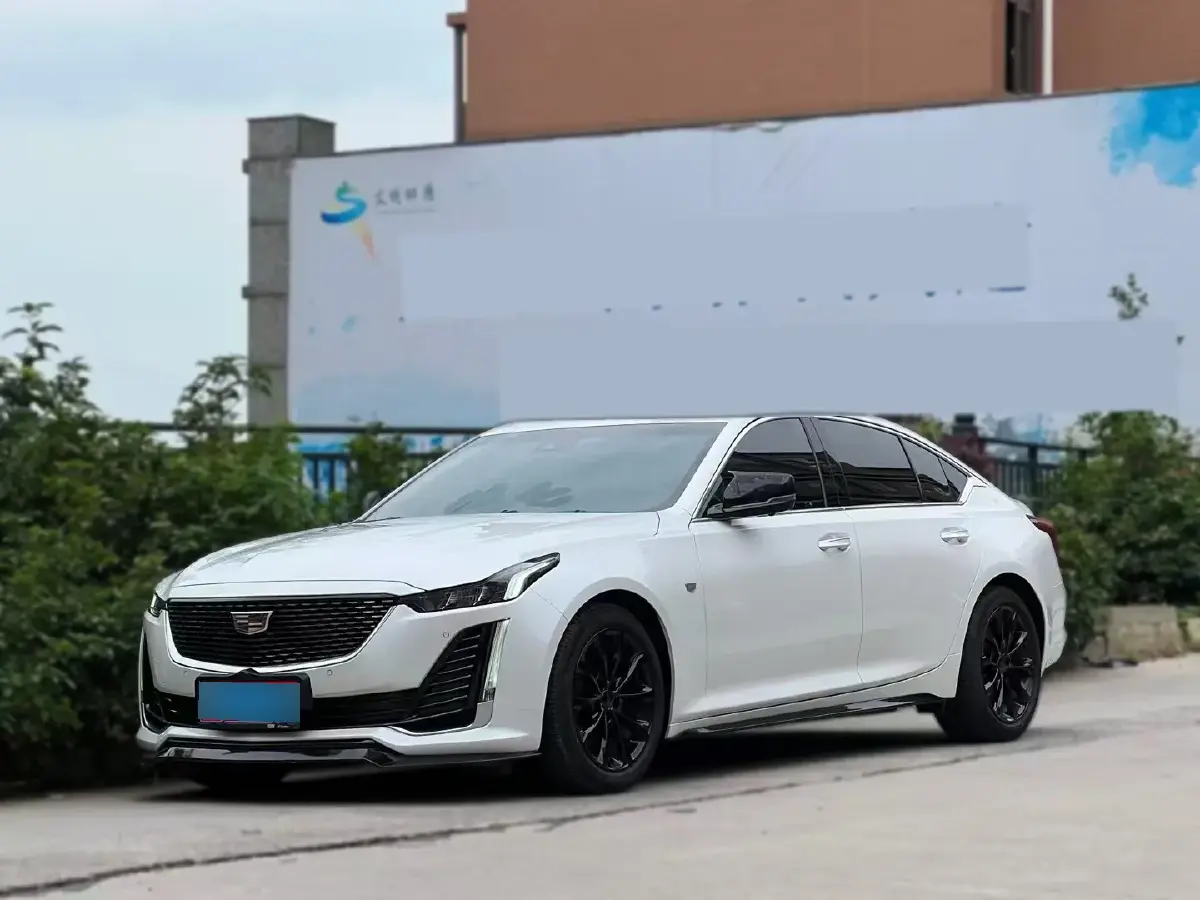 2023 Cadillac CT5 2.0T 237HP L4 10AT