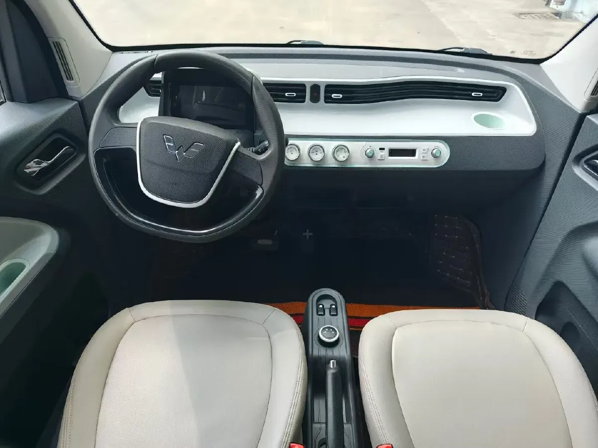 2021 WuLing HongGuang MINI EV BEV 13.9KWH,autocango,china used car exporter,china ev exporter,chinese used car exporter,chinese used ev exporter