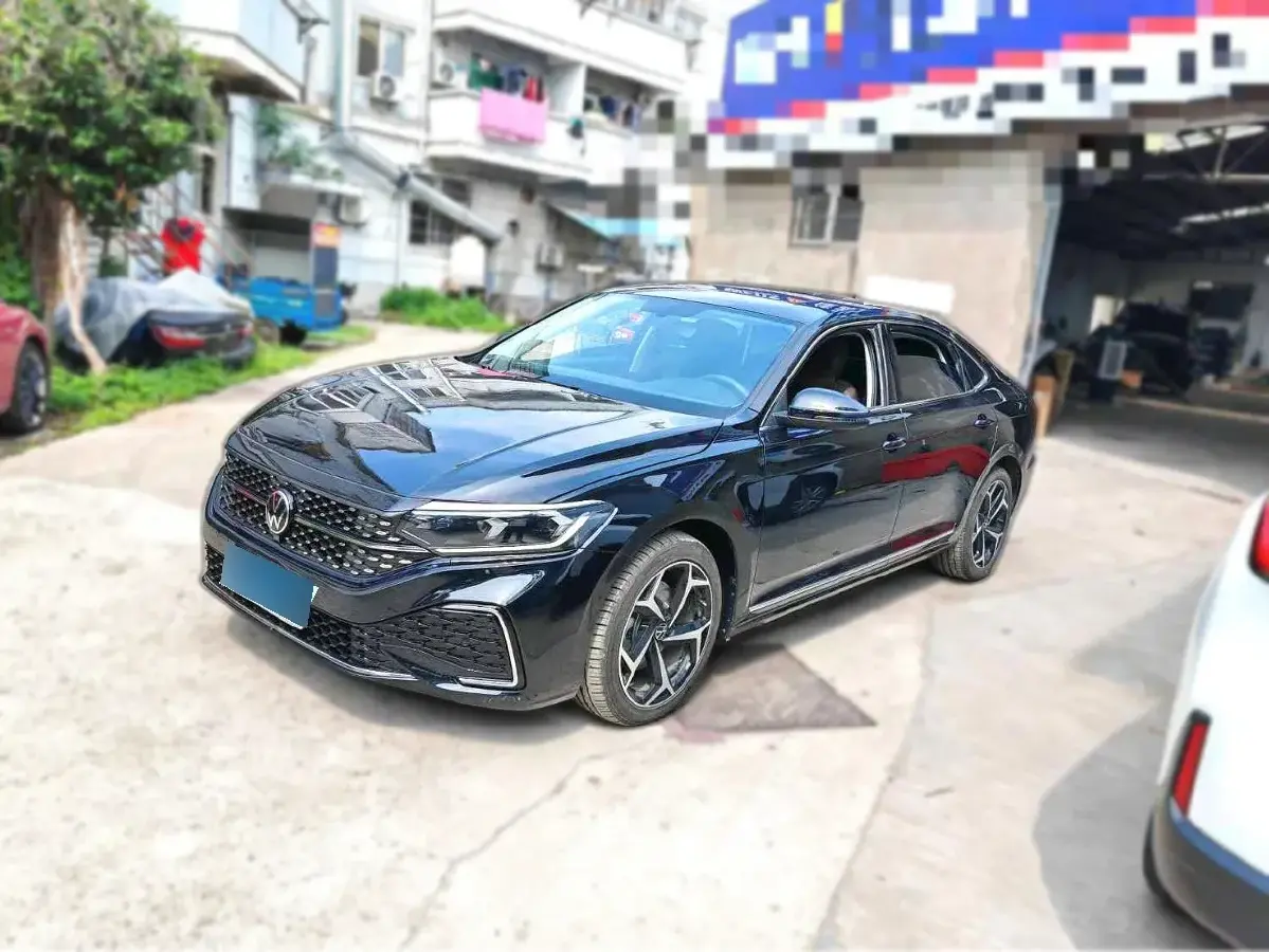 2024 Volkswagen Passat 2.0T 220HP L4 7DCT