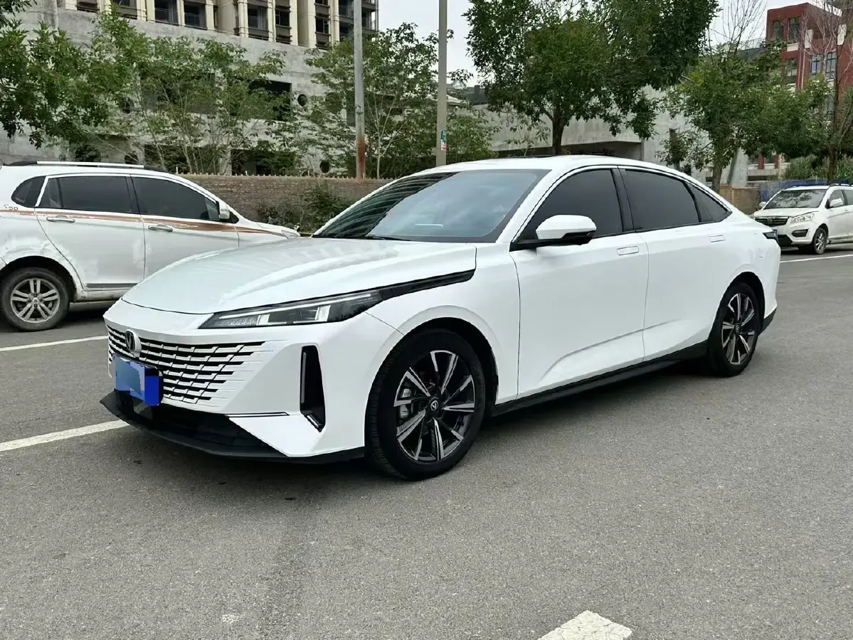 2023 ChangAn Lamore 1.5T 170HP L4 7DCT
