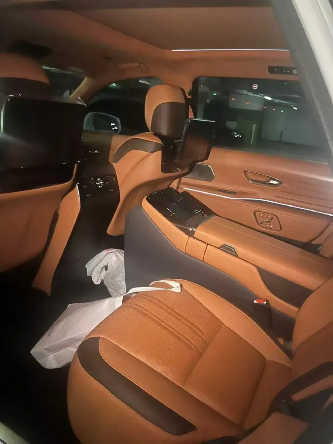 2024 Century Century 3.5L 262HP V6 E-CVT PHEV 18.1KWH,autocango,china used car exporter,china ev exporter,chinese used car exporter,chinese used ev exporter