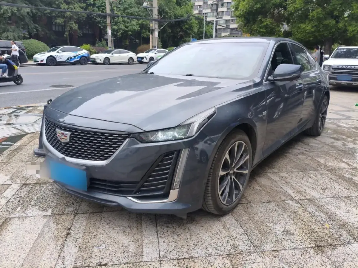 2022 Cadillac CT5 2.0T 237HP L4 10AT