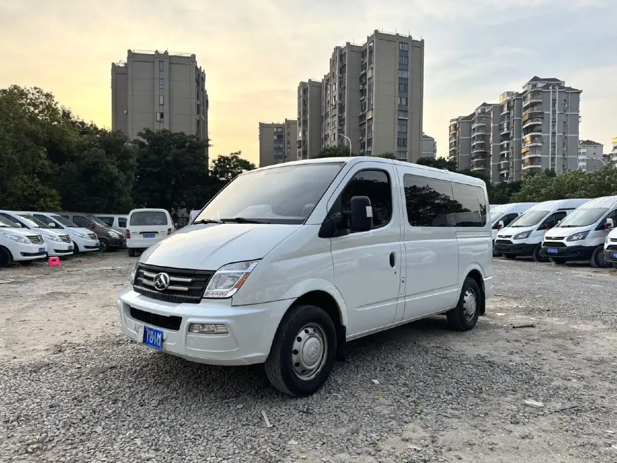 2025 MAXUS XinTu V80 2.0T 147HP L4 9AT