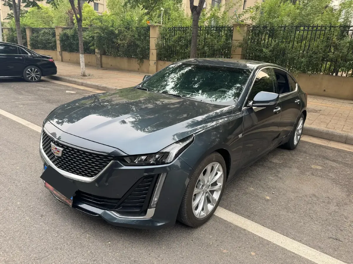 2022 Cadillac CT5 2.0T 237HP L4 10AT