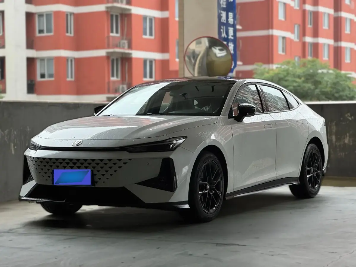 2024 ChangAn UNI-V 1.5T 188HP L4 7DCT