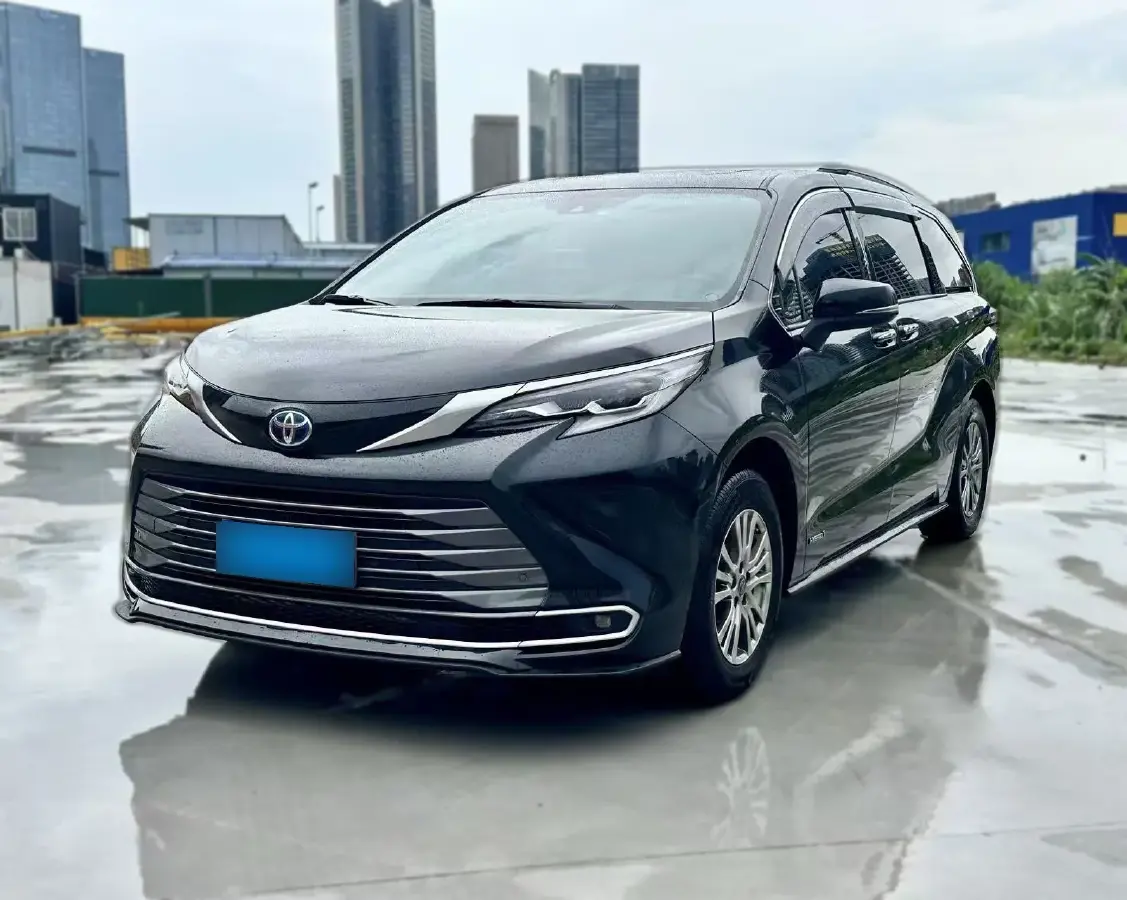2021 Toyota Sienna 2.5L 192HP L4 E-CVT Hybrid