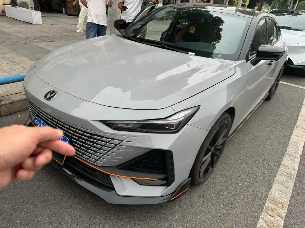 2023 ChangAn UNI-V 1.5T 188HP L4 7DCT