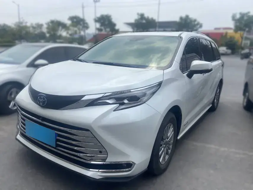 2021 Toyota Sienna 2.5L 192HP L4 E-CVT Hybrid