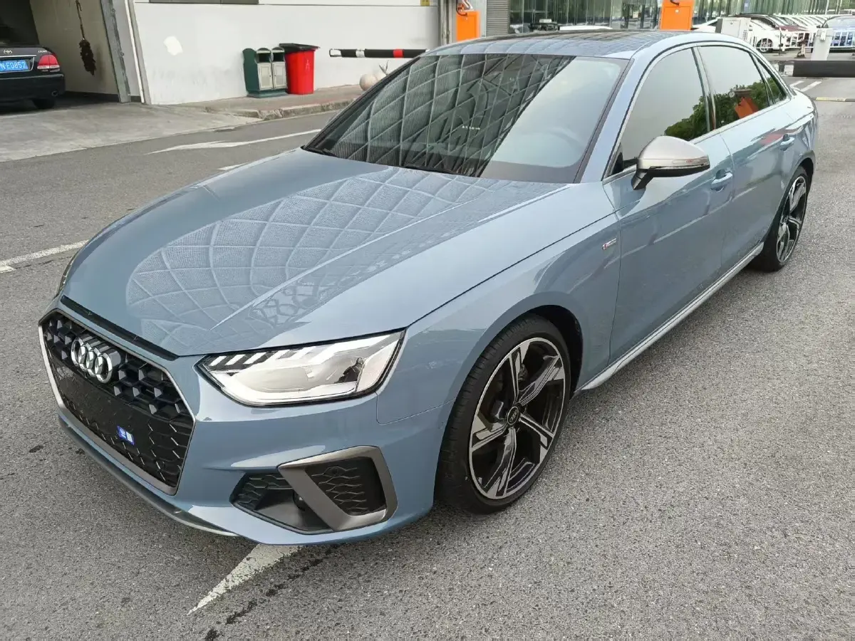 2022 Audi A4L 2.0T 190HP L4 7DCT