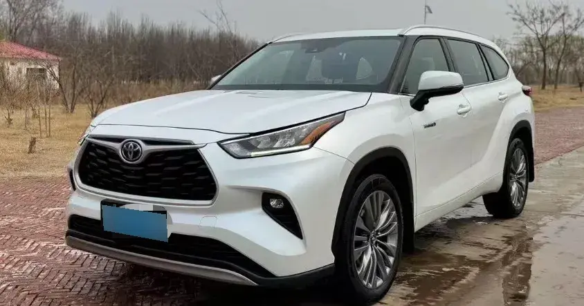 2022 Toyota Highlander 2.5L 192HP L4 E-CVT Hybrid