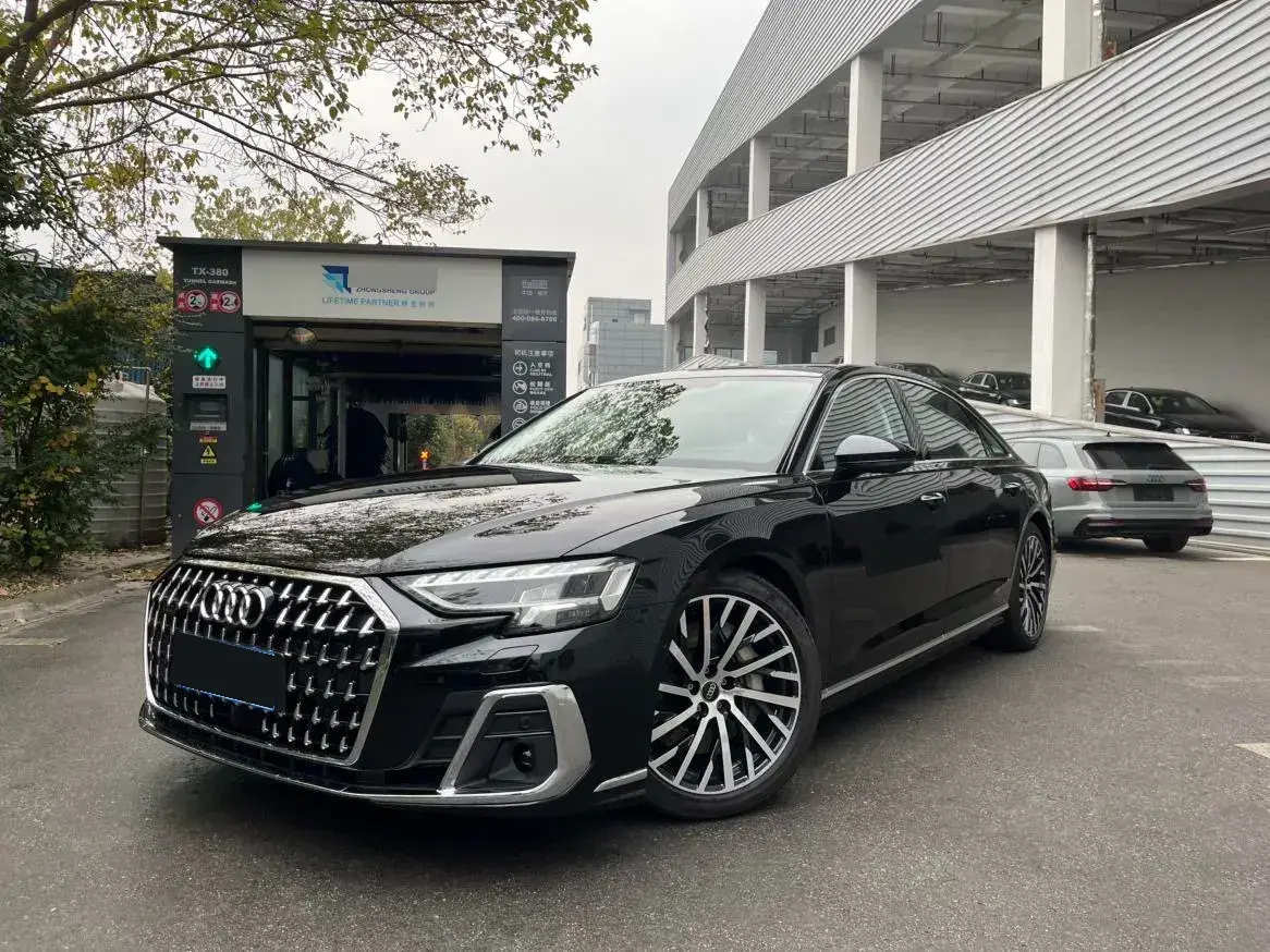 2024 Audi A8 3.0T 340HP V6 8AT