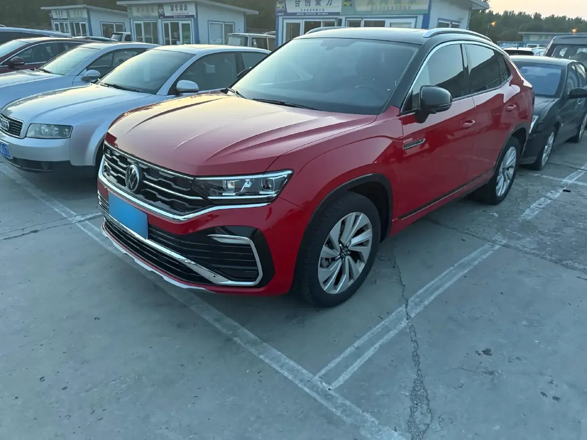 2020 Volkswagen Tayron X 2.0T 186HP L4 7DCT