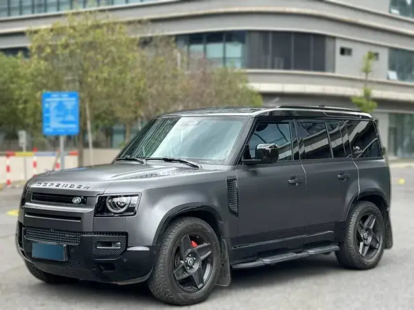 2023 Land Rover Defender 3.0T 400HP L6 8AT