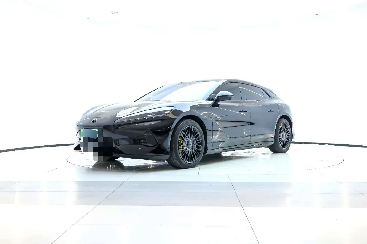 2024 Denza DenzaZ9GT 2.0T 207HP L4 E-CVT PHEV 38.5KWH