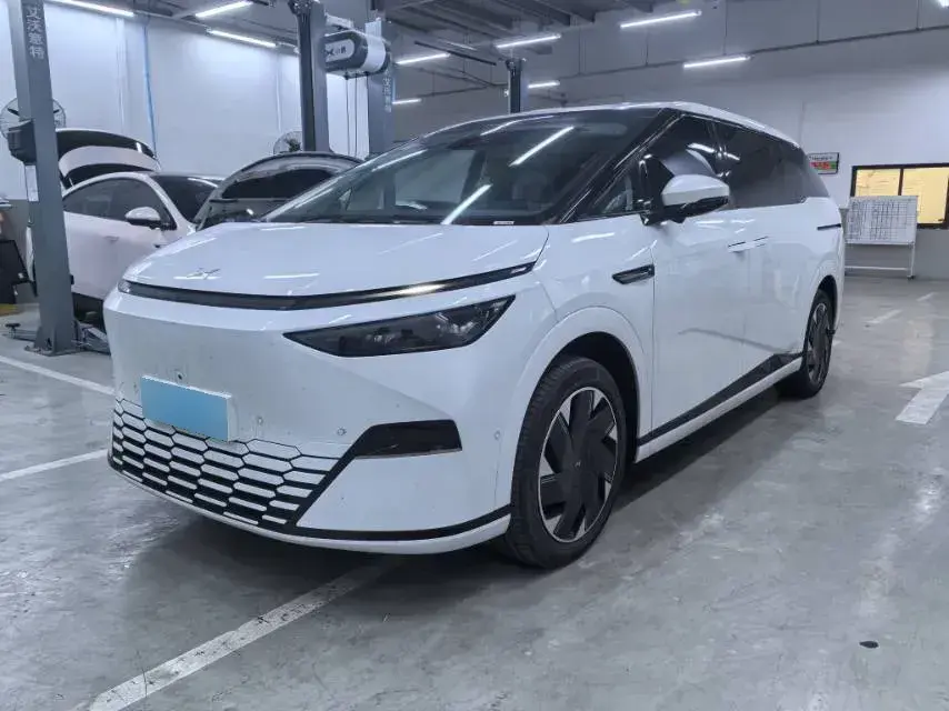 2024 Xpeng X9 BEV 101.5KWH