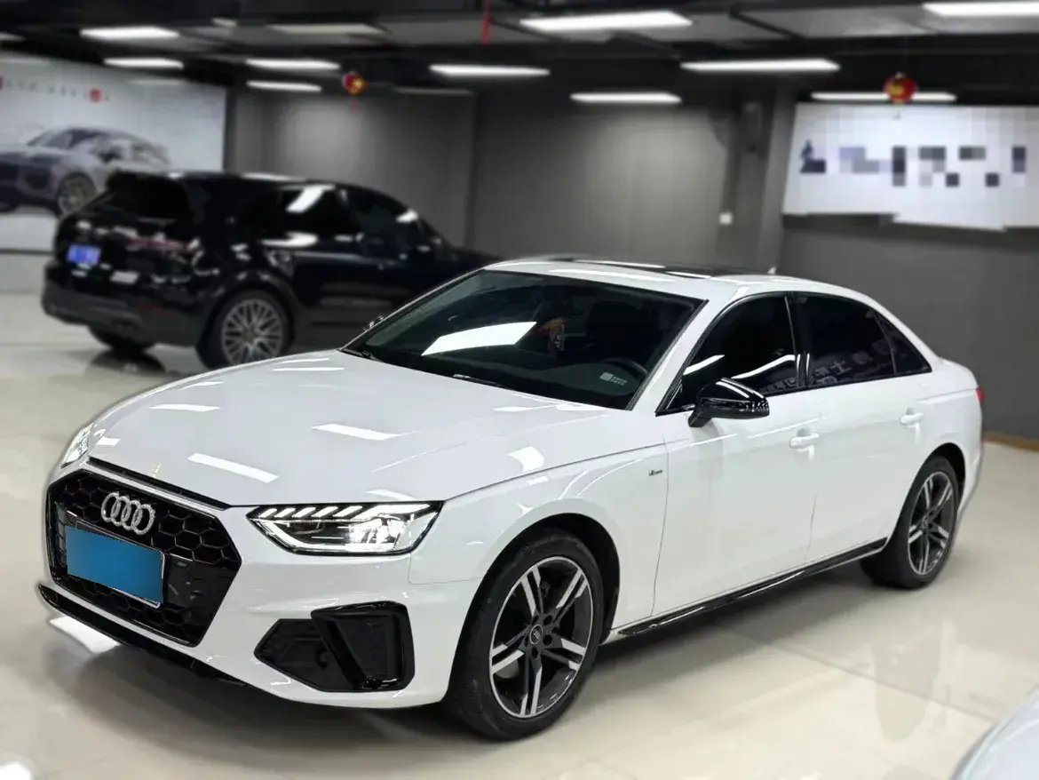 2022 Audi A4L 2.0T 190HP L4 7DCT