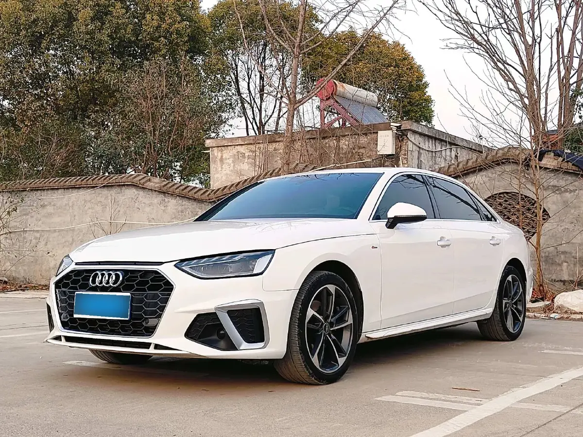 2023 Audi A4L 2.0T 190HP L4 7DCT