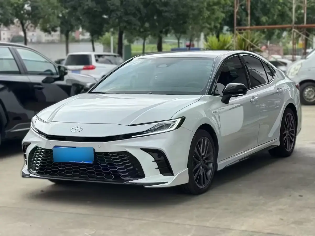 2024 Toyota Camry 2.5L 185HP L4 E-CVT Hybrid