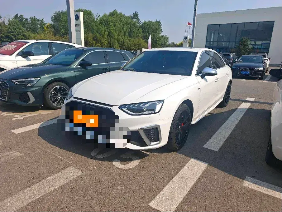 2024 Audi A4L 2.0T 190HP L4 7DCT