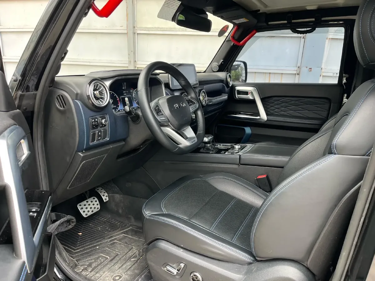 2021 Beijing F40 2.0T 224HP L4 8AT,autocango,china used car exporter,china ev exporter,chinese used car exporter,chinese used ev exporter