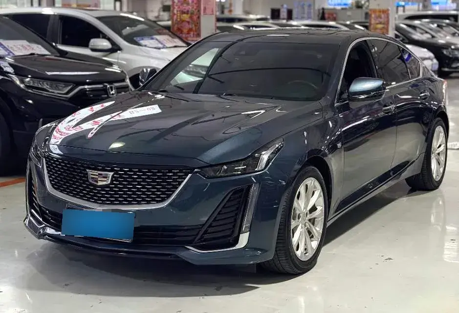 2022 Cadillac CT5 2.0T 237HP L4 10AT