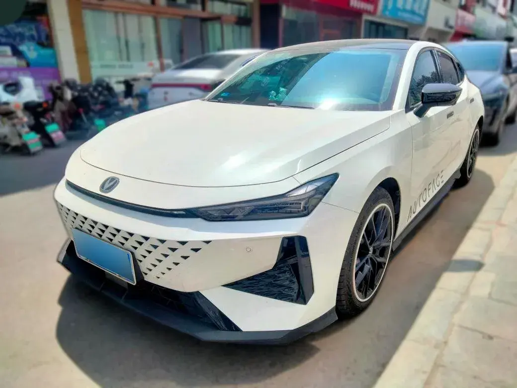 2024 ChangAn UNI-V 1.5T 188HP L4 7DCT 2024 ChangAn UNI-V 1.5T 188HP L4 7DCT