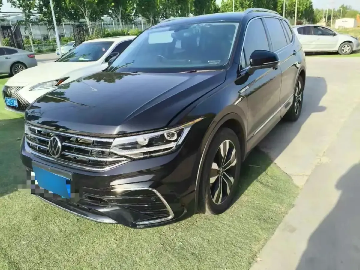 2023 Volkswagen Tiguan L 2.0T 186HP L4 7DCT