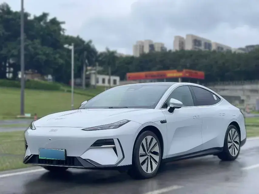 2024 Geely Galaxy E8 BEV 76KWH