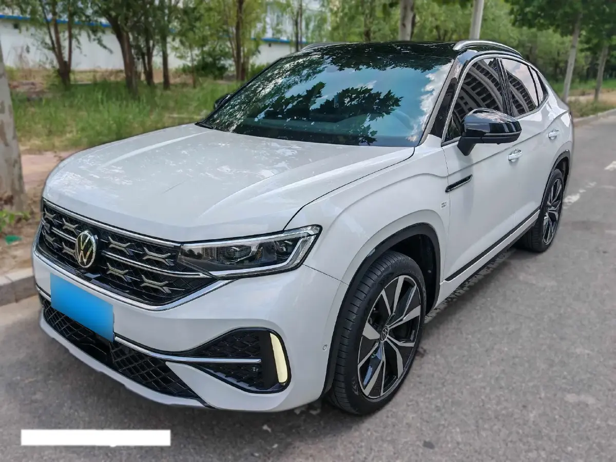 2023 Volkswagen Tayron X 2.0T 220HP L4 7DCT