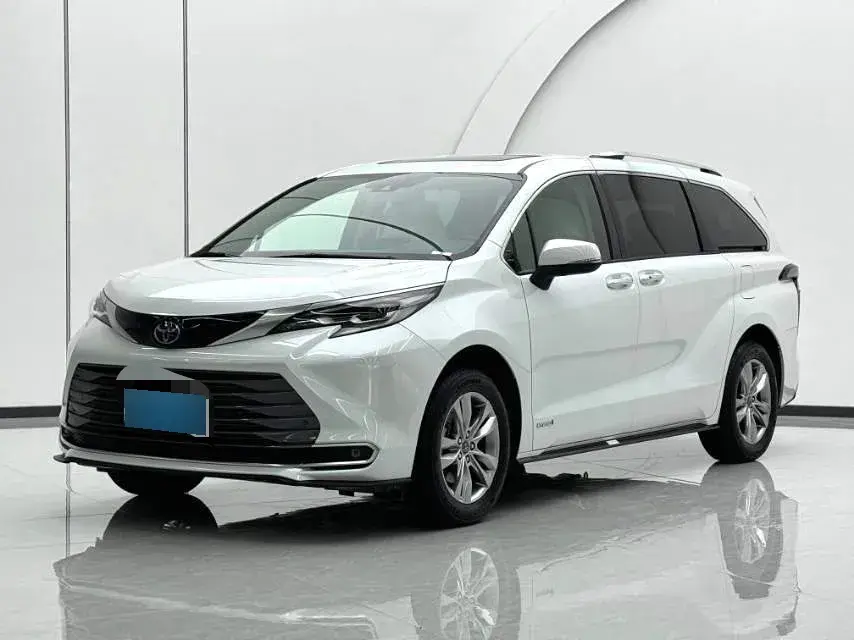 2021 Toyota Sienna 2.5L 192HP L4 E-CVT Hybrid