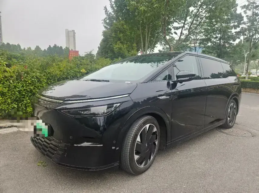 2024 Xpeng X9 BEV 101.5KWH