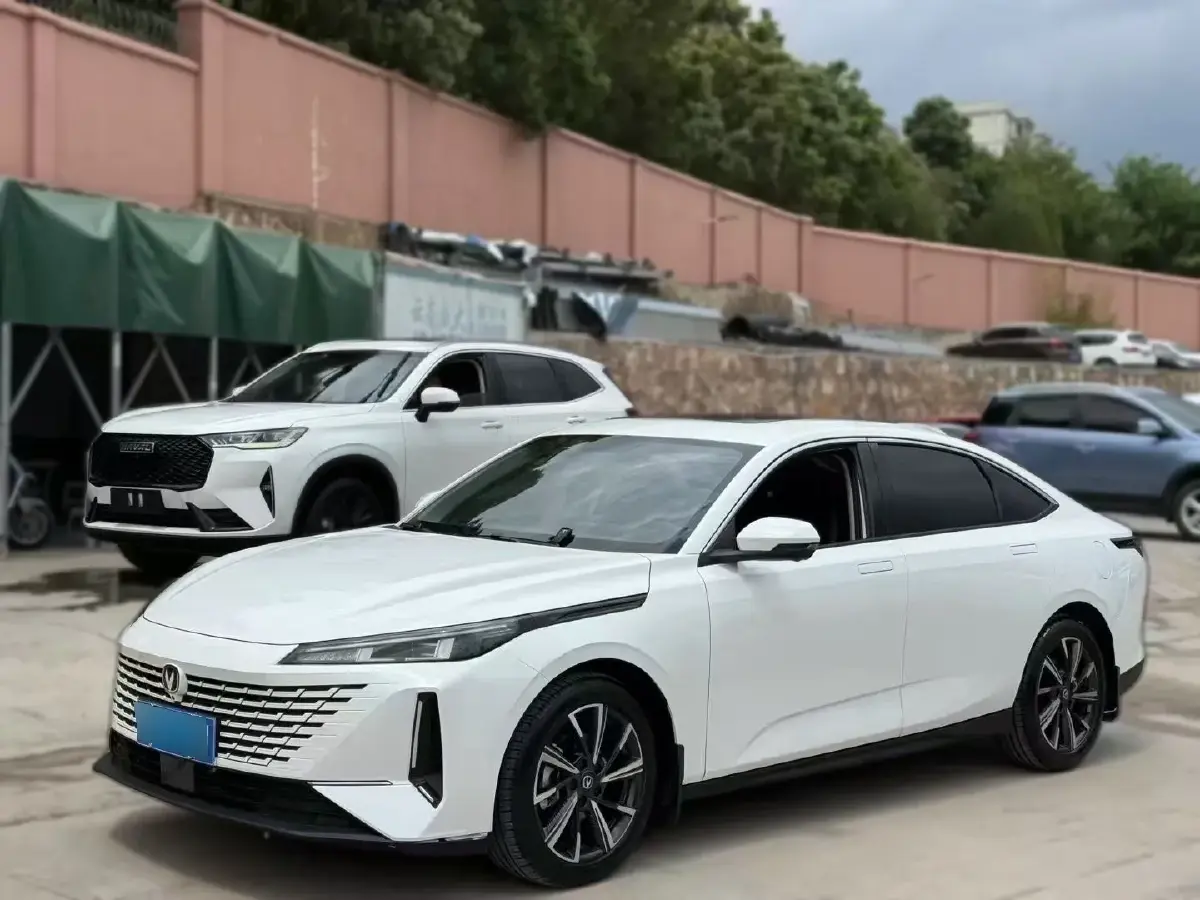 2023 ChangAn Lamore 1.5T 170HP L4 7DCT