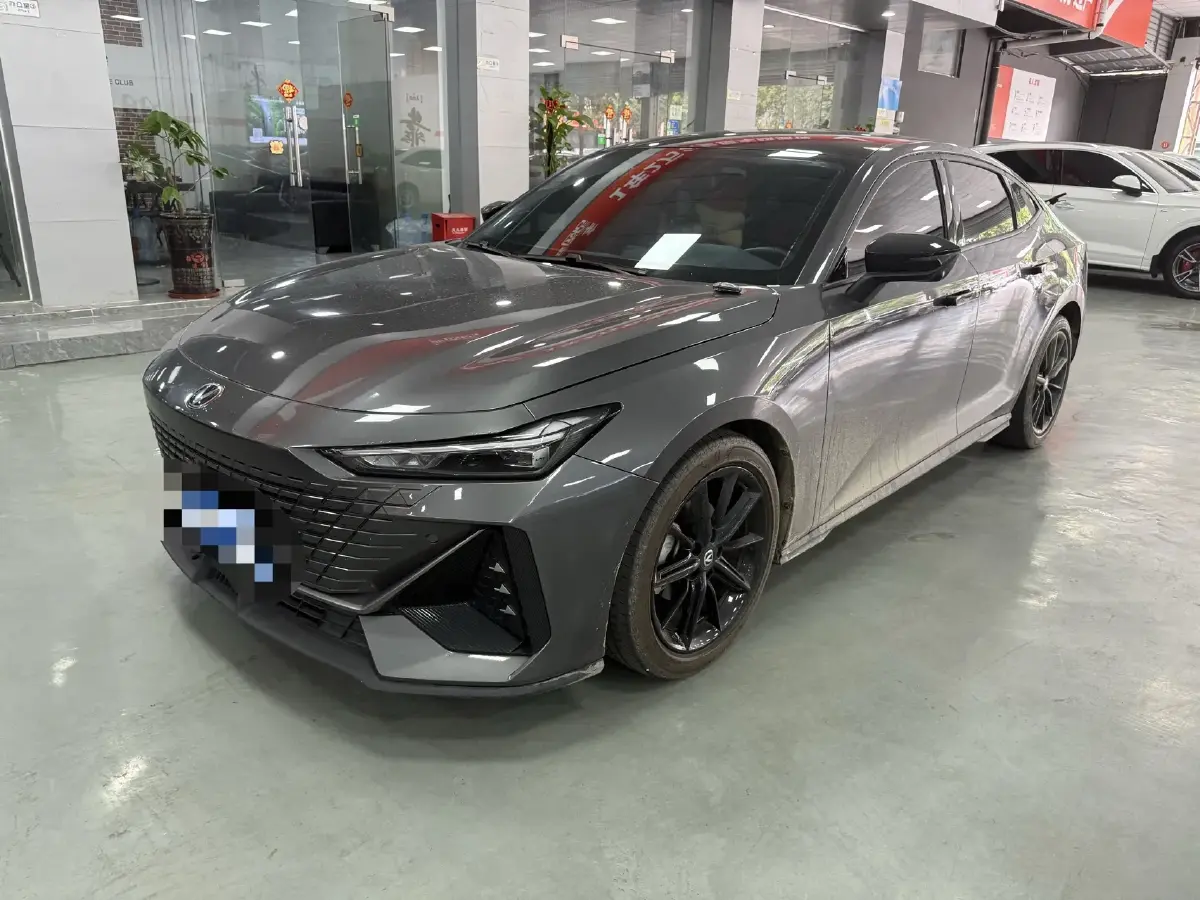 2022 ChangAn UNI-V 1.5T 188HP L4 7DCT