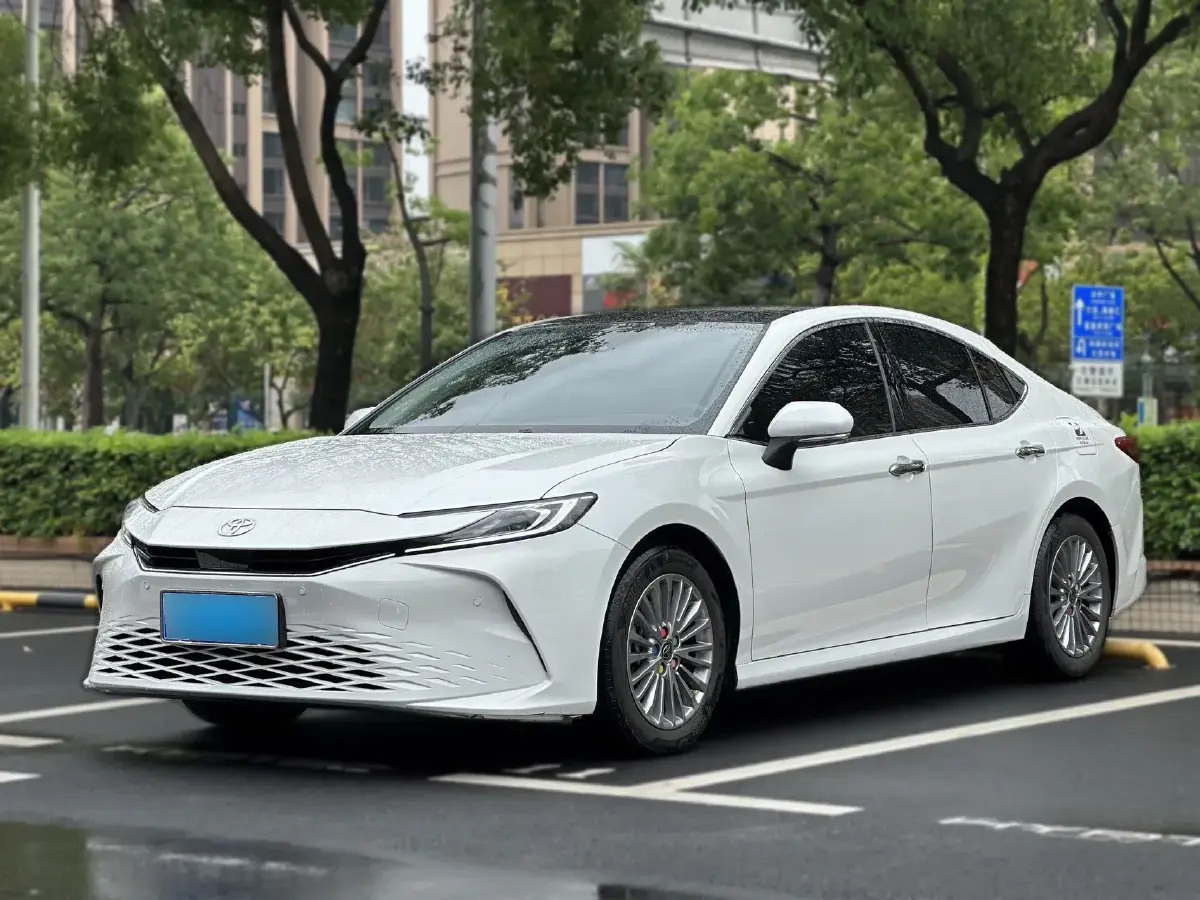 2024 Toyota Camry 2.0L 173HP L4 CVT