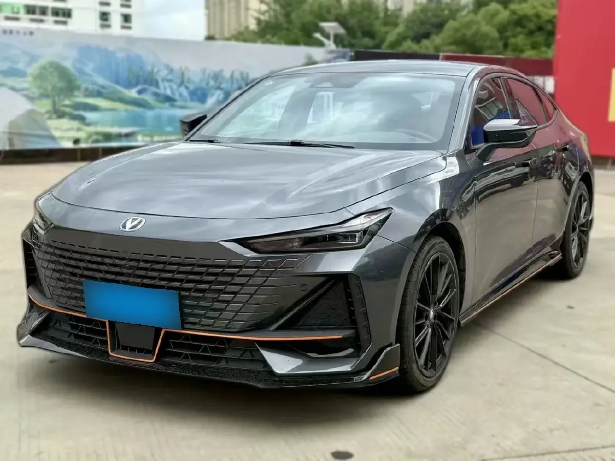 2023 ChangAn UNI-V 1.5T 188HP L4 7DCT