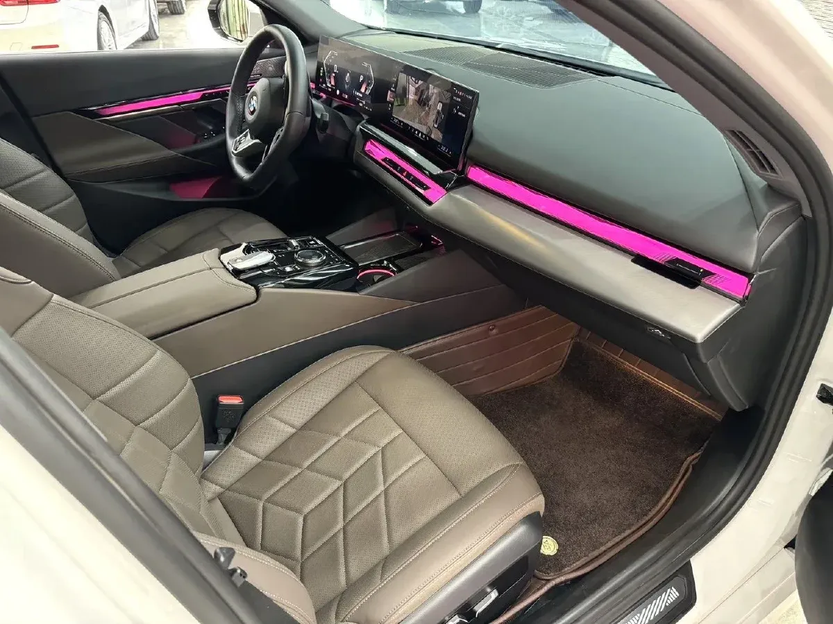 2024 BMW 5 Series 2.0T 258HP L4 8AT,autocango,china used car exporter,china ev exporter,chinese used car exporter,chinese used ev exporter