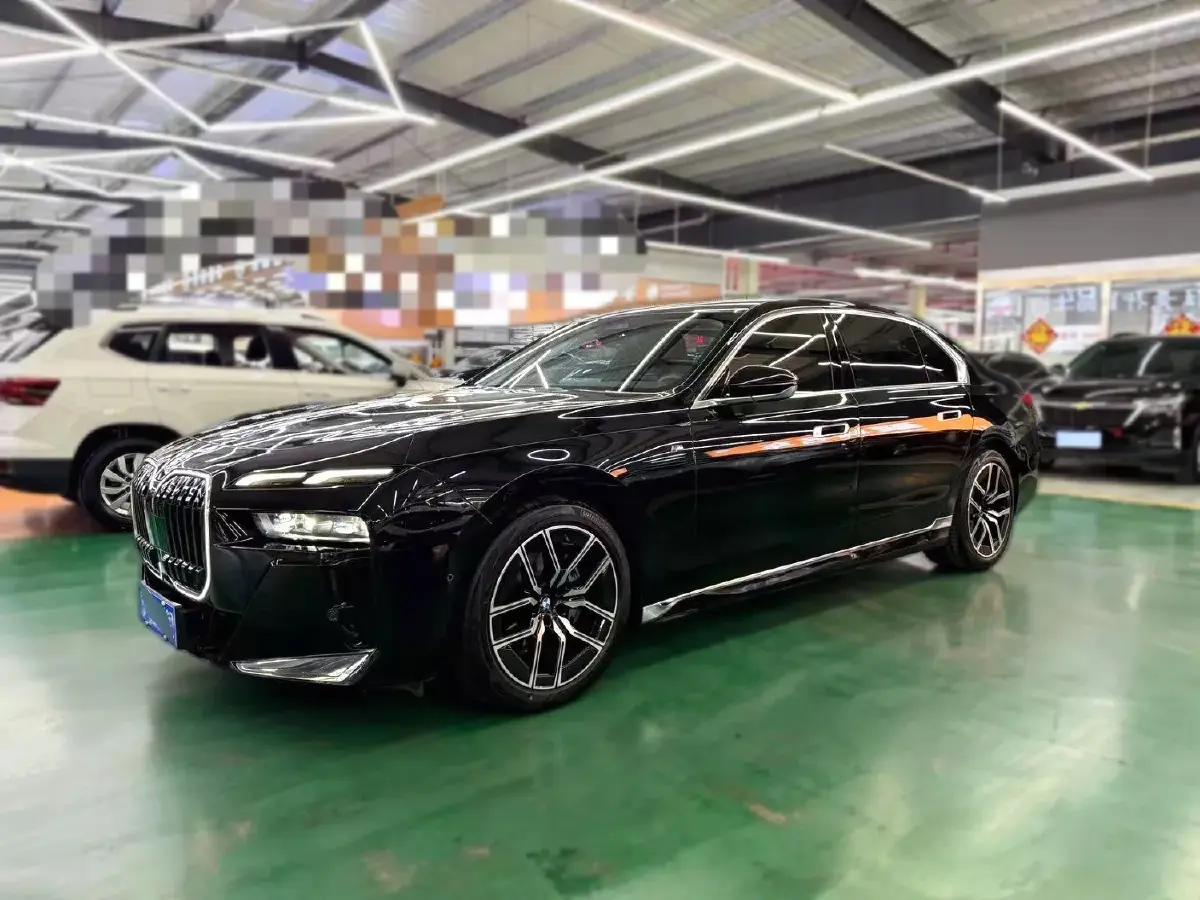 2023 BMW 7 Series 3.0T 272HP L6 8AT