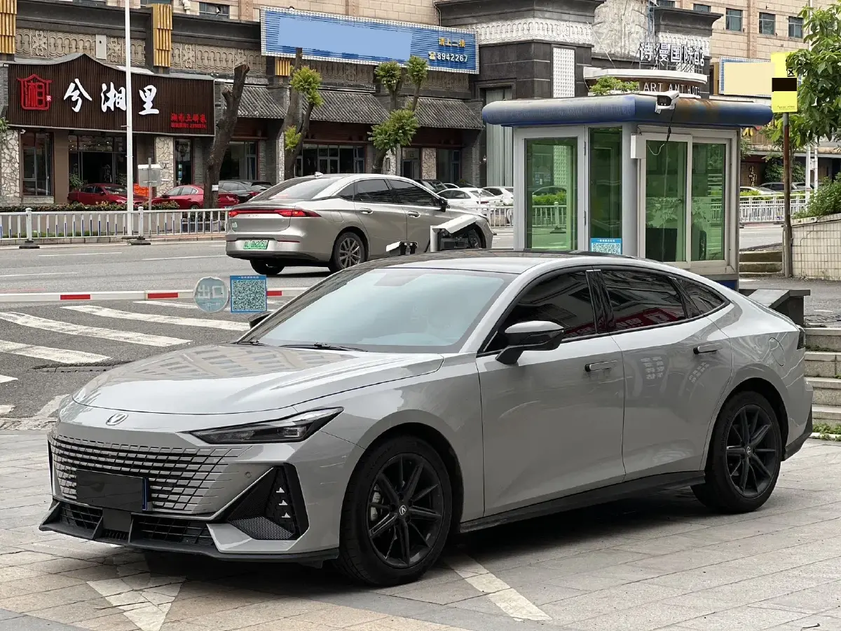 2022 ChangAn UNI-V 1.5T 188HP L4 7DCT