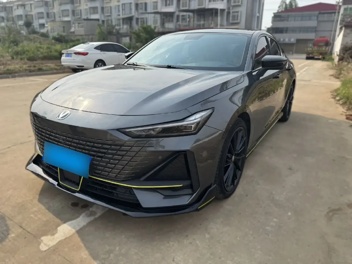 2022 ChangAn UNI-V 1.5T 188HP L4 7DCT