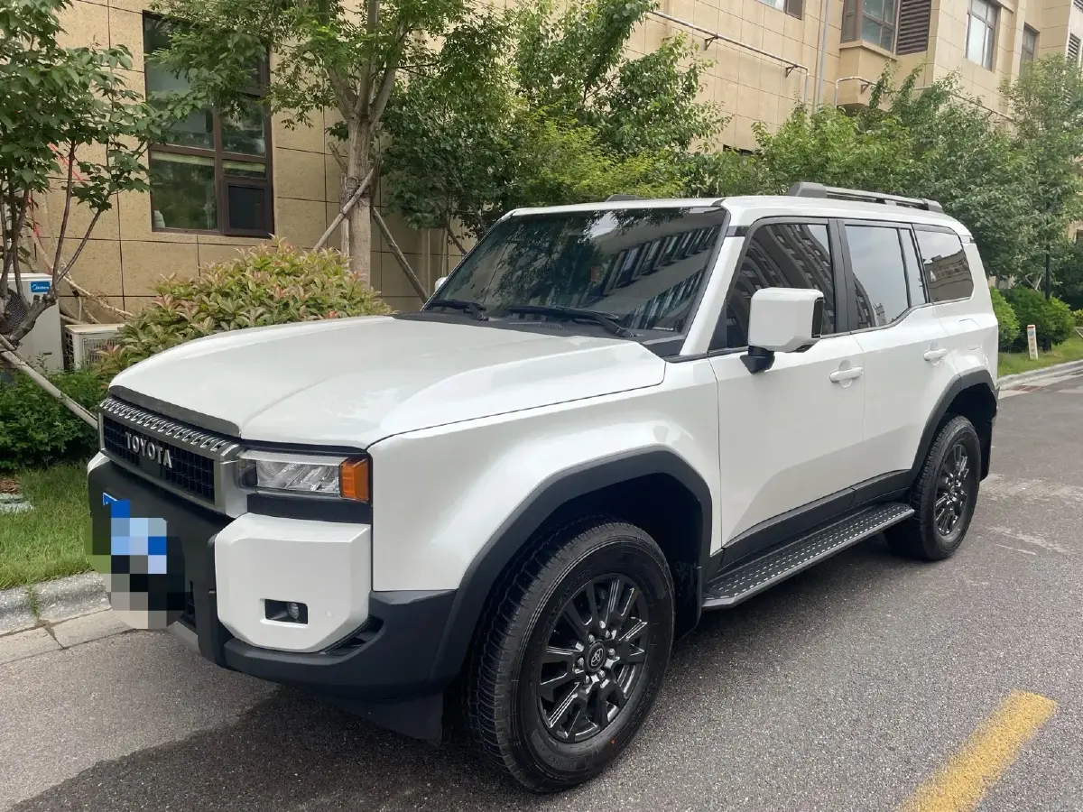 2024 Toyota Land Cruiser Prado 2.4T 282HP L4 8AT Hybrid