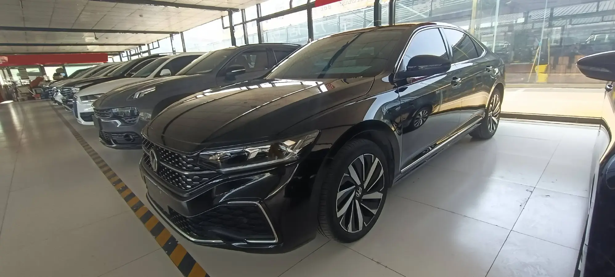 2022 Volkswagen Passat 2.0T 186HP L4 7DCT