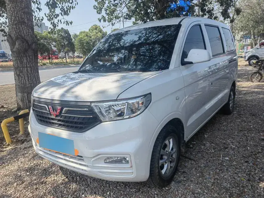 2022 WuLing HongGuang V 1.2L 76HP L4 5MT