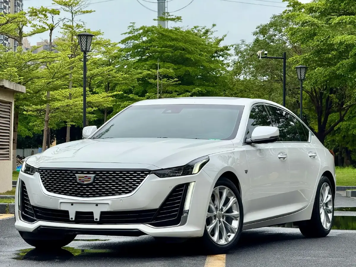 2023 Cadillac CT5 2.0T 237HP L4 10AT