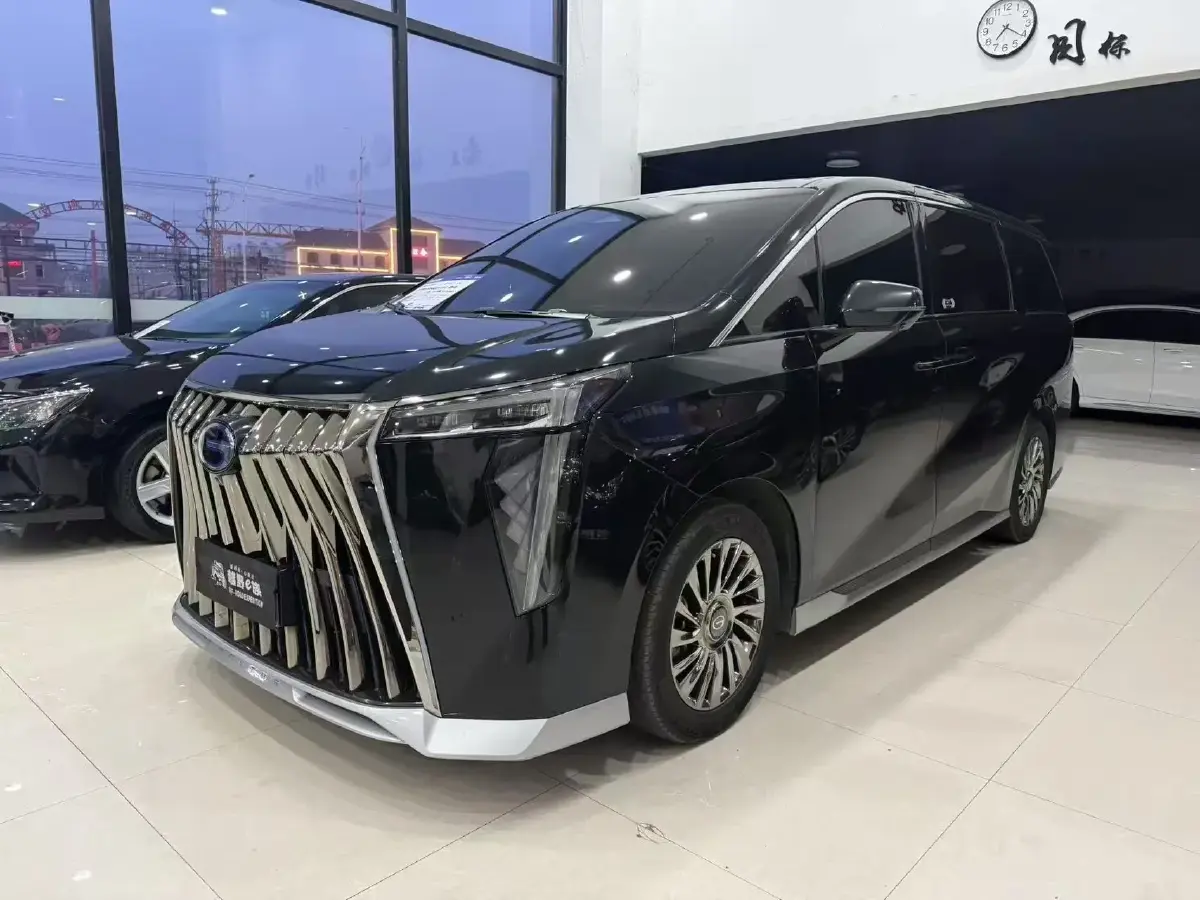 2023 GAC Trumpchi M8 2.0T 190HP L4 E-CVT Hybrid