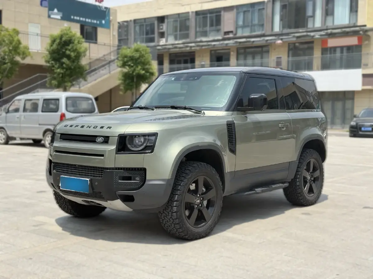 2024 Land Rover Defender 3.0T 400HP L6 8AT