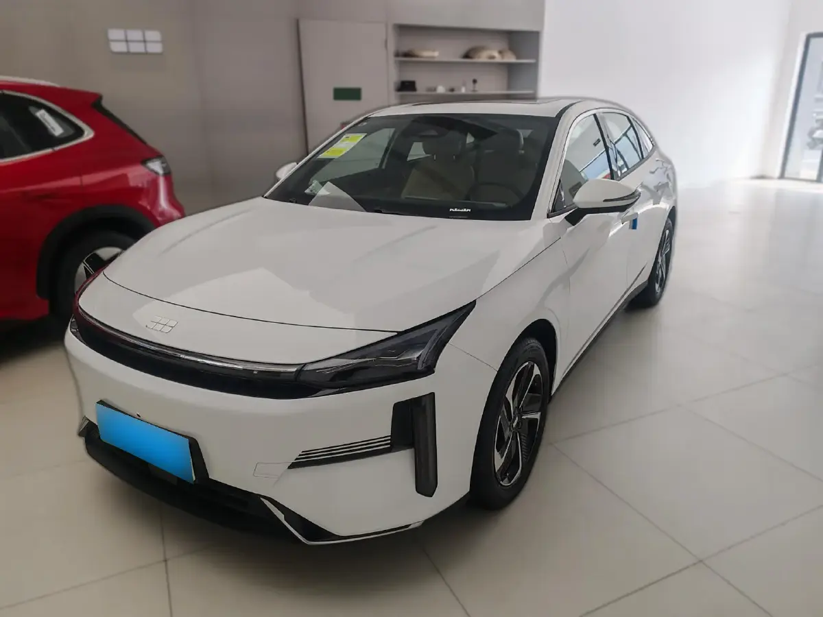 2024 Geely Galaxy L6 1.5T 163HP L4 3DHT PHEV